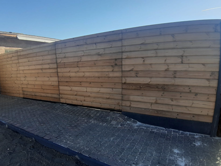 houten afsluiting met grote poort in Eeklo, Zelzate, Ertvelde, Assenede, Bassevelde, Boekhoute, Evergem, Terneuzen, Sas van Gent, Sleidinge, Oosteeklo