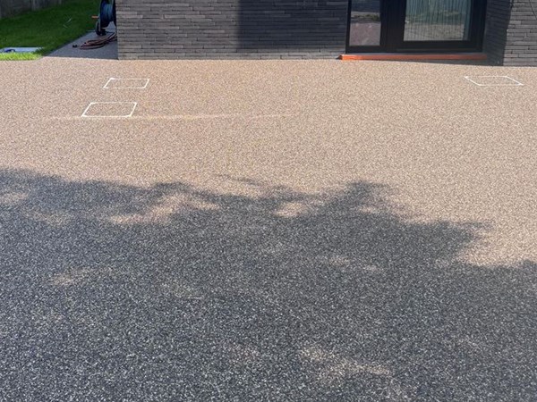 oprit of terras in waterdoorlatende verharding Vuba in Eeklo, Zelzate, Ertvelde, Assenede, Bassevelde, Boekhoute, Evergem, Terneuzen, Sas van Gent, Sleidinge, Oosteeklo