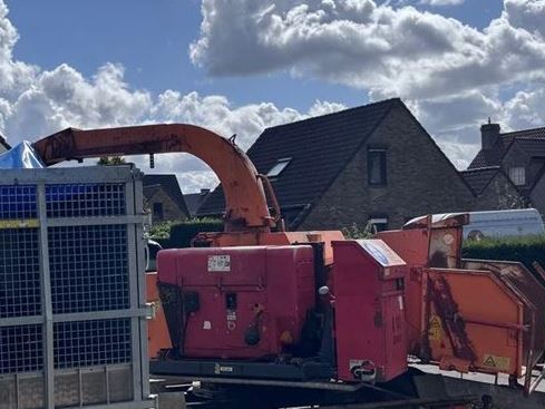tuinonderhoud, hakselen snoeiafval in Eeklo, Zelzate, Ertvelde, Assenede, Bassevelde, Boekhoute, Evergem, Terneuzen, Sas van Gent, Sleidinge, Oosteeklo
