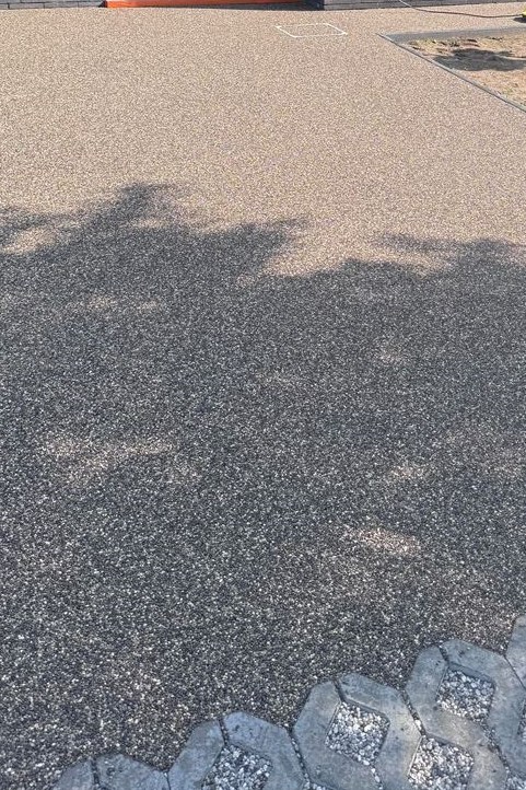 aanleggen van oprit, terras en tuinpad in Eeklo, Zelzate, Ertvelde, Assenede, Bassevelde, Boekhoute, Evergem, Terneuzen, Sas van Gent, Sleidinge, Oosteeklo